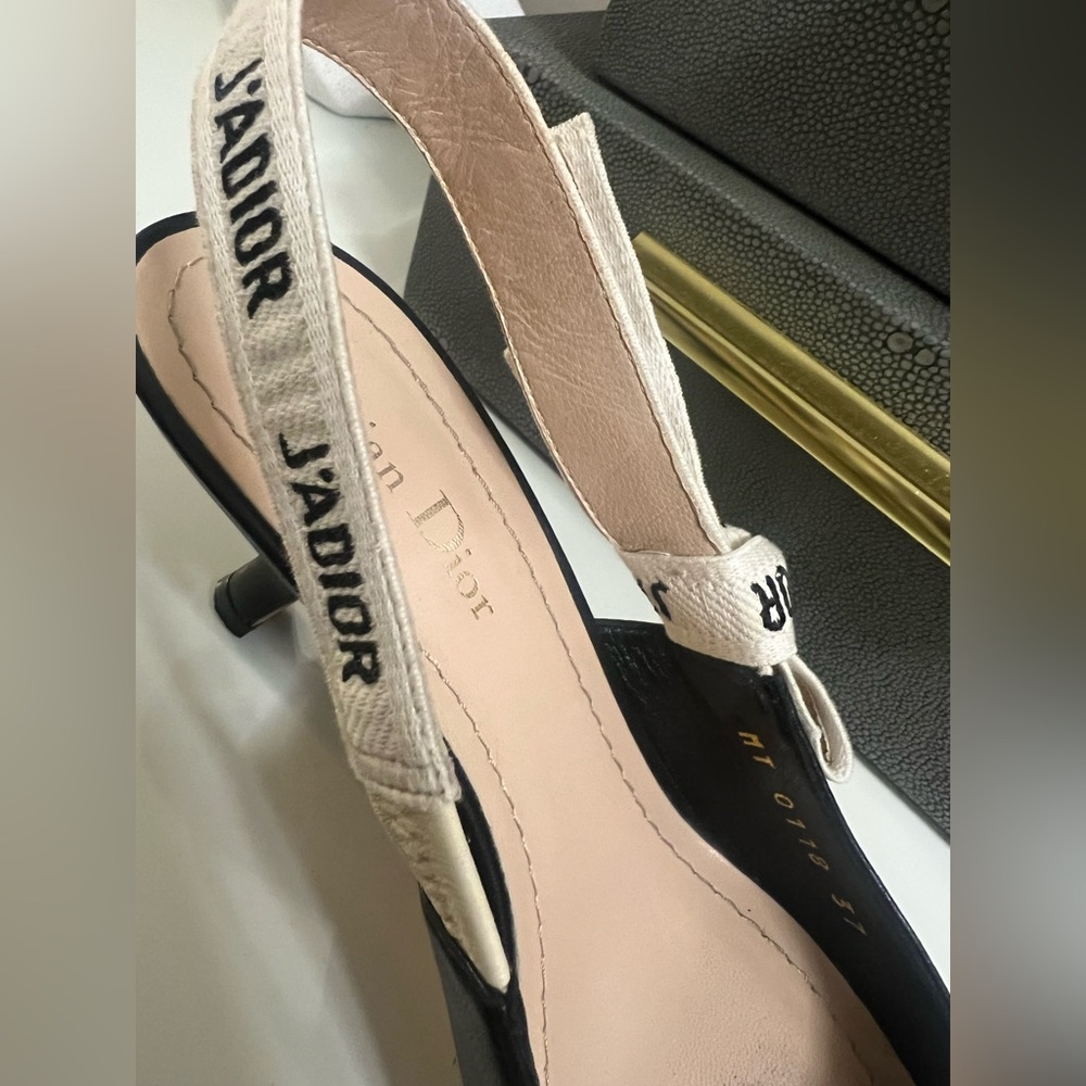 Authentic CHRISTIAN DIOR Lambskin Ribbon J'Adior
Slingback 65mm Pumps 37 - Picture 8 of 10